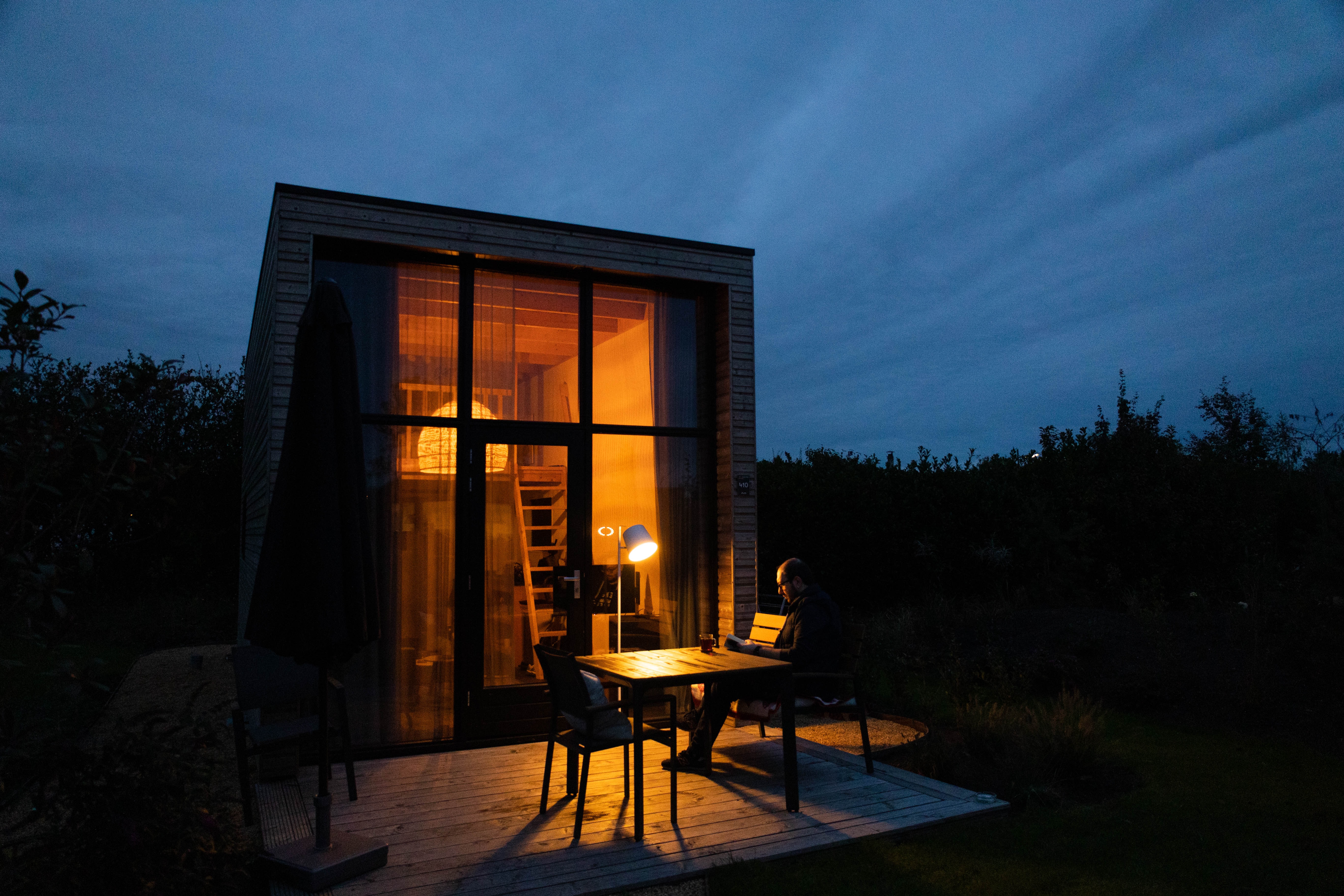 Tiny House Dekorasyon Fikirleri: Renk Şemaları ve Aksesuarlar